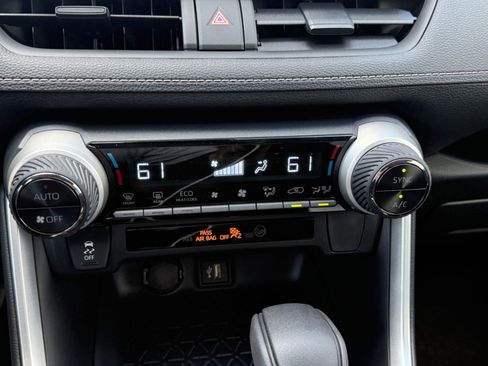 Used 2025 Toyota RAV4 LE image 20