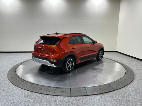 Used 2023 Kia Niro LX FWD image 7