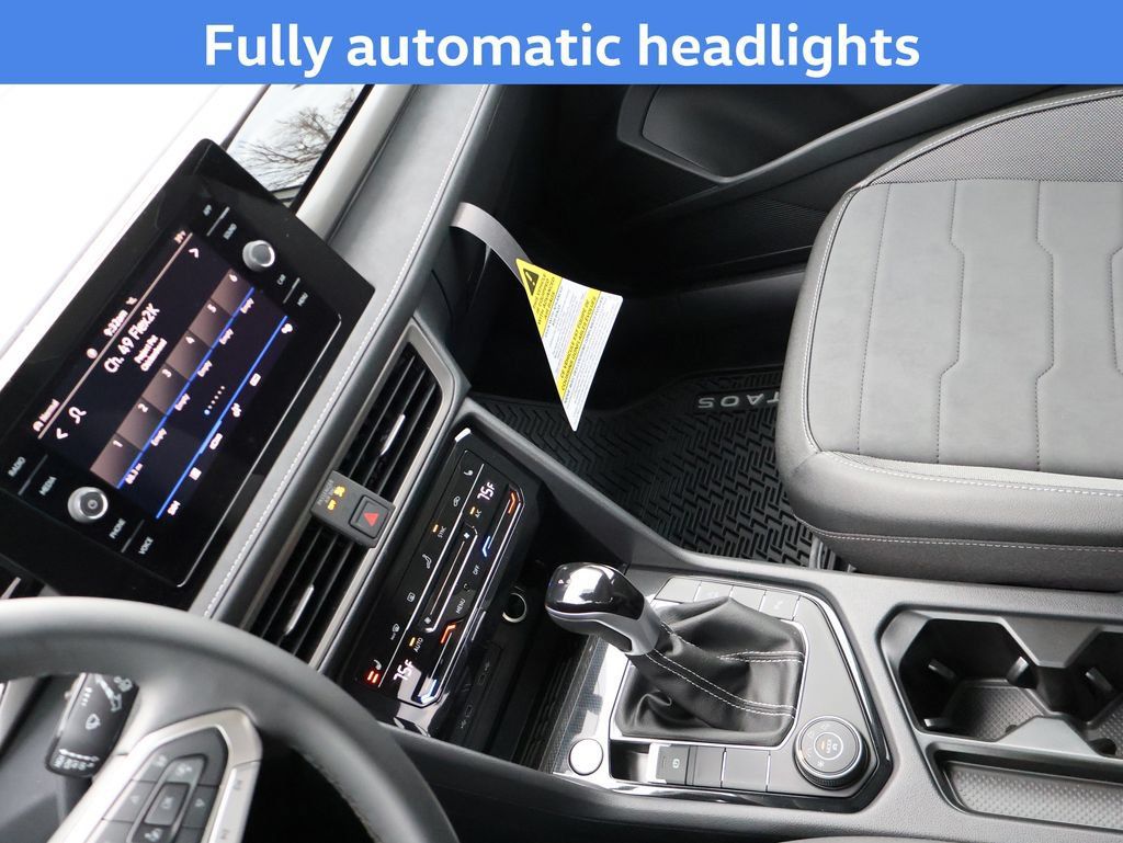 New 2026 Volkswagen Taos SE AWD/4WD image 6