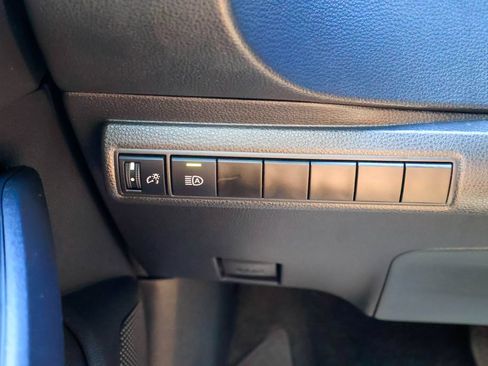 Used 2026 Toyota Corolla SE FWD image 19