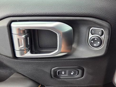 New 2026 Jeep Wrangler Sahara AWD/4WD image 17