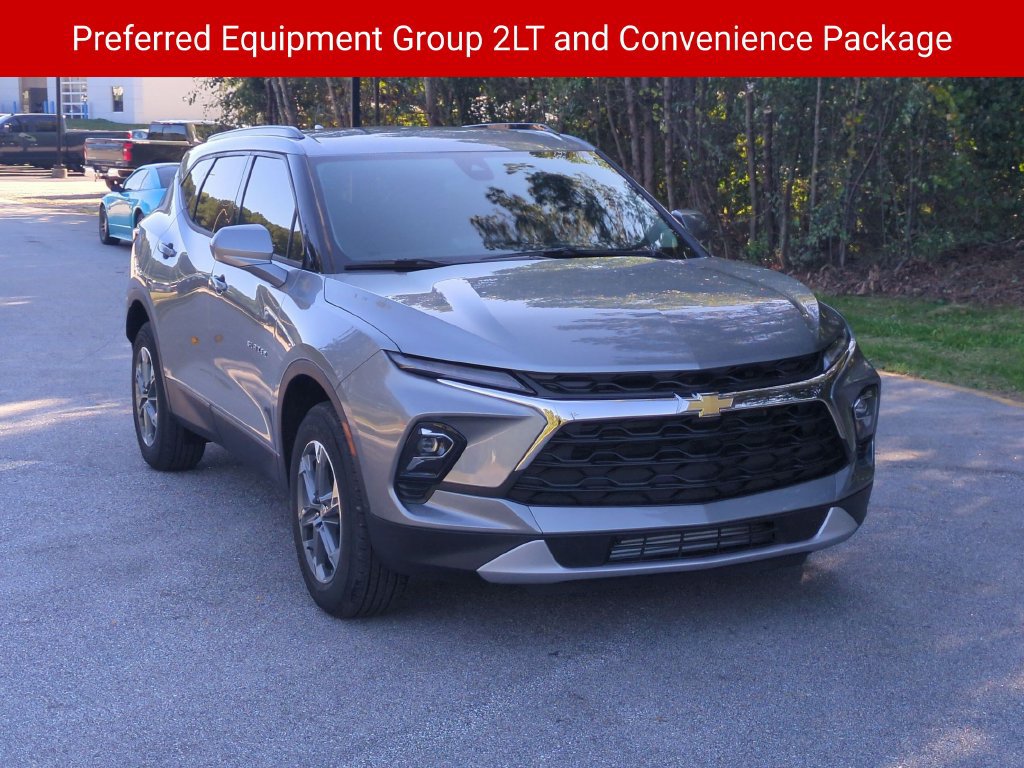 New 2026 Chevrolet Blazer LT w/ Convenience Package FWD image 2