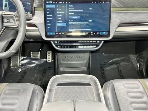 Used 2024 Rivian R1T Adventure AWD/4WD image 17