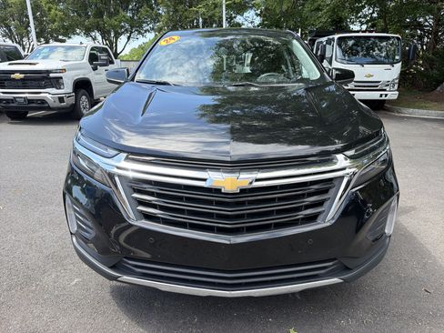 Used 2024 Chevrolet Equinox LT AWD/4WD image 3