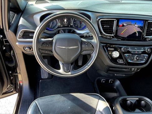 Used 2018 Chrysler Pacifica Limited w/ S Appearance Package image 14