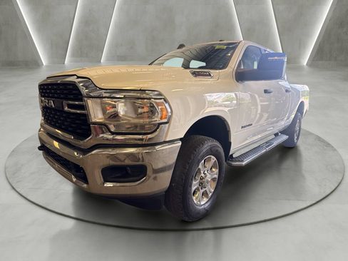 Used 2024 RAM 2500 Big Horn AWD/4WD image 3
