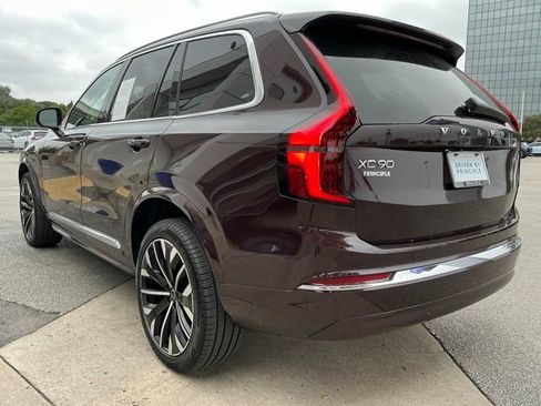 Certified 2025 Volvo XC90 B5 Plus AWD/4WD image 8