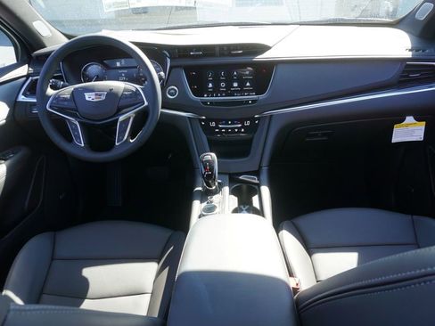 New 2025 Cadillac XT5 Premium Luxury image 11