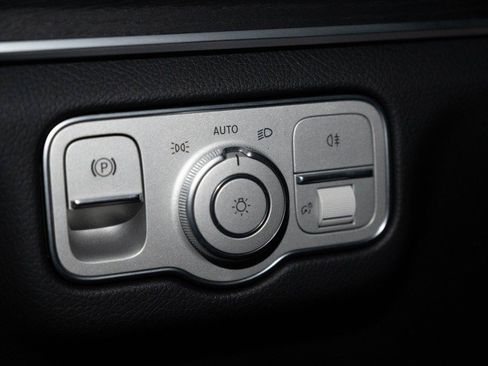 Certified 2025 Mercedes-Benz GLE 450e 4MATIC image 22