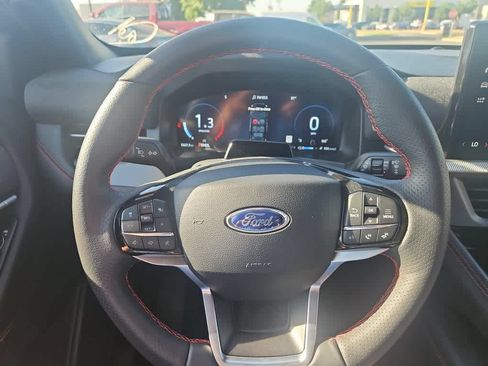 Used 2025 Ford Explorer ST-Line w/ Premium Package RWD image 16