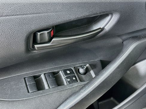 Used 2025 Toyota Corolla LE FWD image 15
