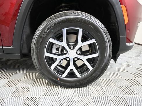 New 2025 Jeep Grand Cherokee L Limited w/ Luxury Tech Group II image 11