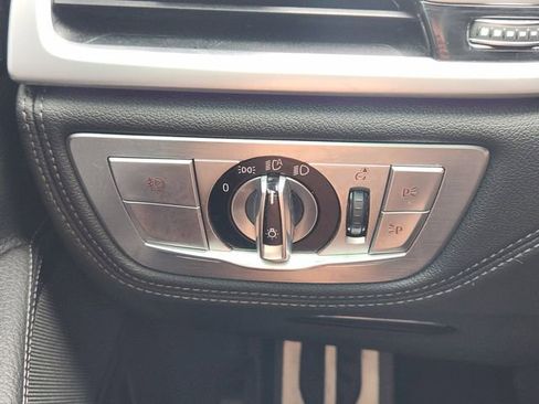 Used 2017 BMW 740i image 22