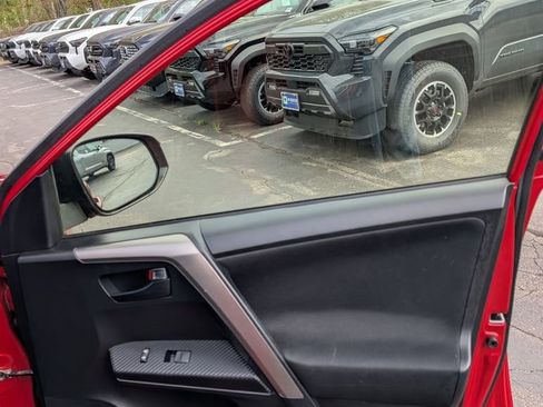 Used 2015 Toyota RAV4 LE AWD/4WD image 19