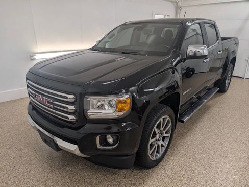 Used 2017 GMC Canyon Denali image 2