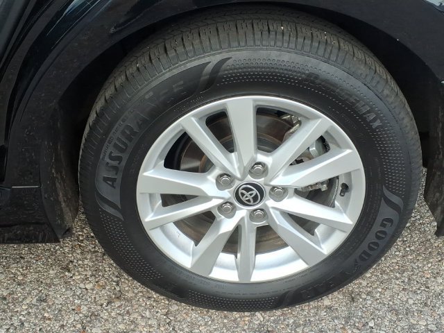 Used 2025 Toyota Camry LE FWD image 15