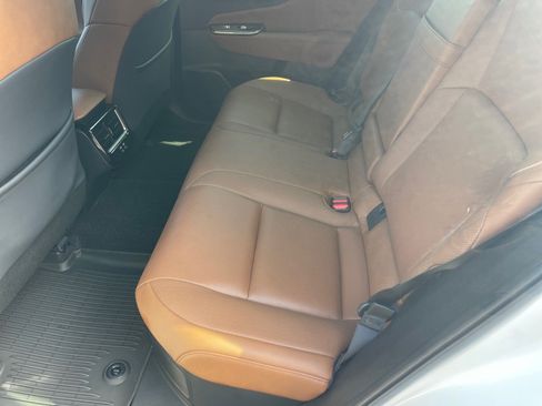 Used 2025 Toyota Crown Signia AWD/4WD image 12