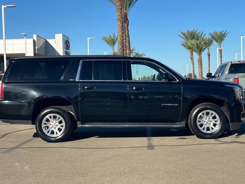 Used 2019 GMC Yukon XL SLT AWD/4WD image 3