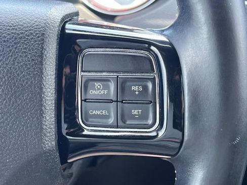 Used 2017 Dodge Grand Caravan SE FWD image 25