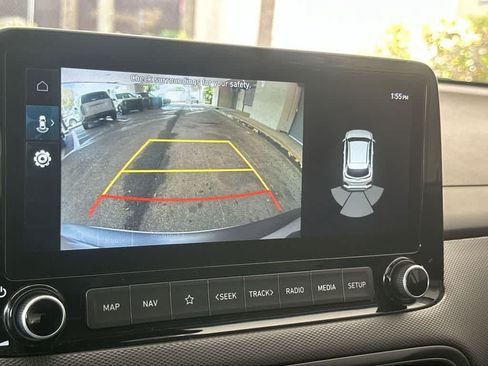 Used 2022 Hyundai Kona Limited FWD image 19