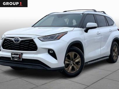 Used 2023 Toyota Highlander Bronze Edition