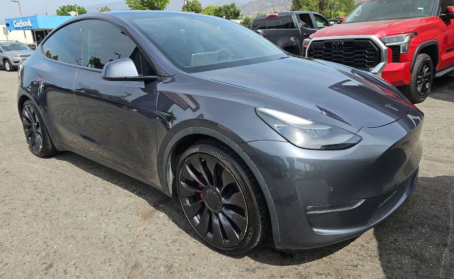 Used 2022 Tesla Model Y Performance AWD/4WD image 1