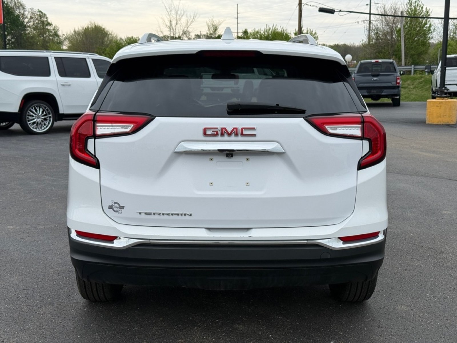 Used 2022 GMC Terrain SLT FWD image 7