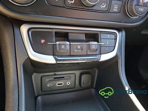 Certified 2023 GMC Terrain SLT FWD image 15