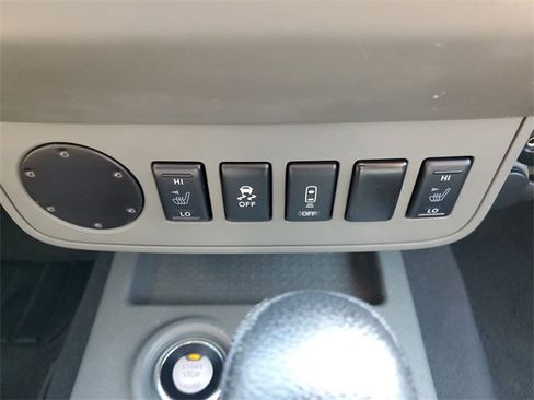 Used 2020 Nissan Frontier SV w/ Midnight Edition Floor Mats image 30