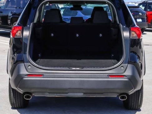 Used 2021 Toyota RAV4 XLE FWD image 27
