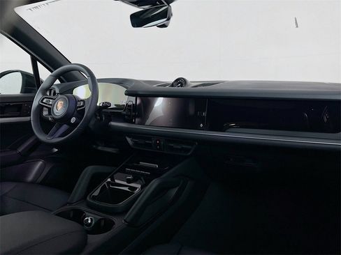 New 2026 Porsche Cayenne Base image 26
