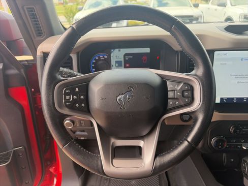 Used 2022 Ford Bronco Wildtrak image 17