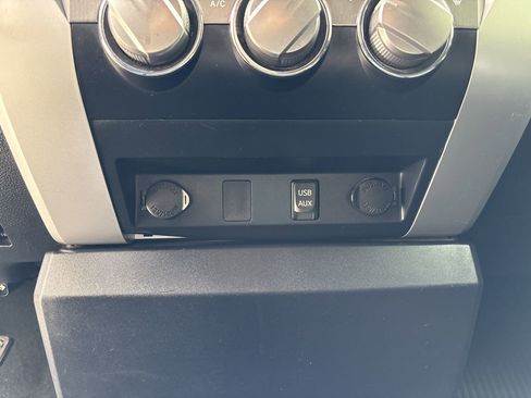 Used 2017 Toyota Tundra SR5 image 31