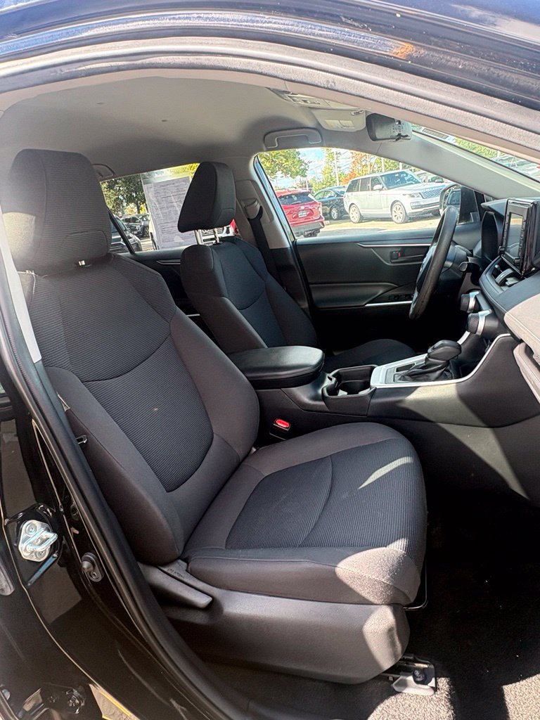 Used 2020 Toyota RAV4 LE w/ All Weather Liner Package AWD/4WD image 37