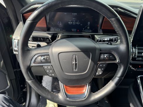 Used 2024 Lincoln Navigator L 4WD image 23