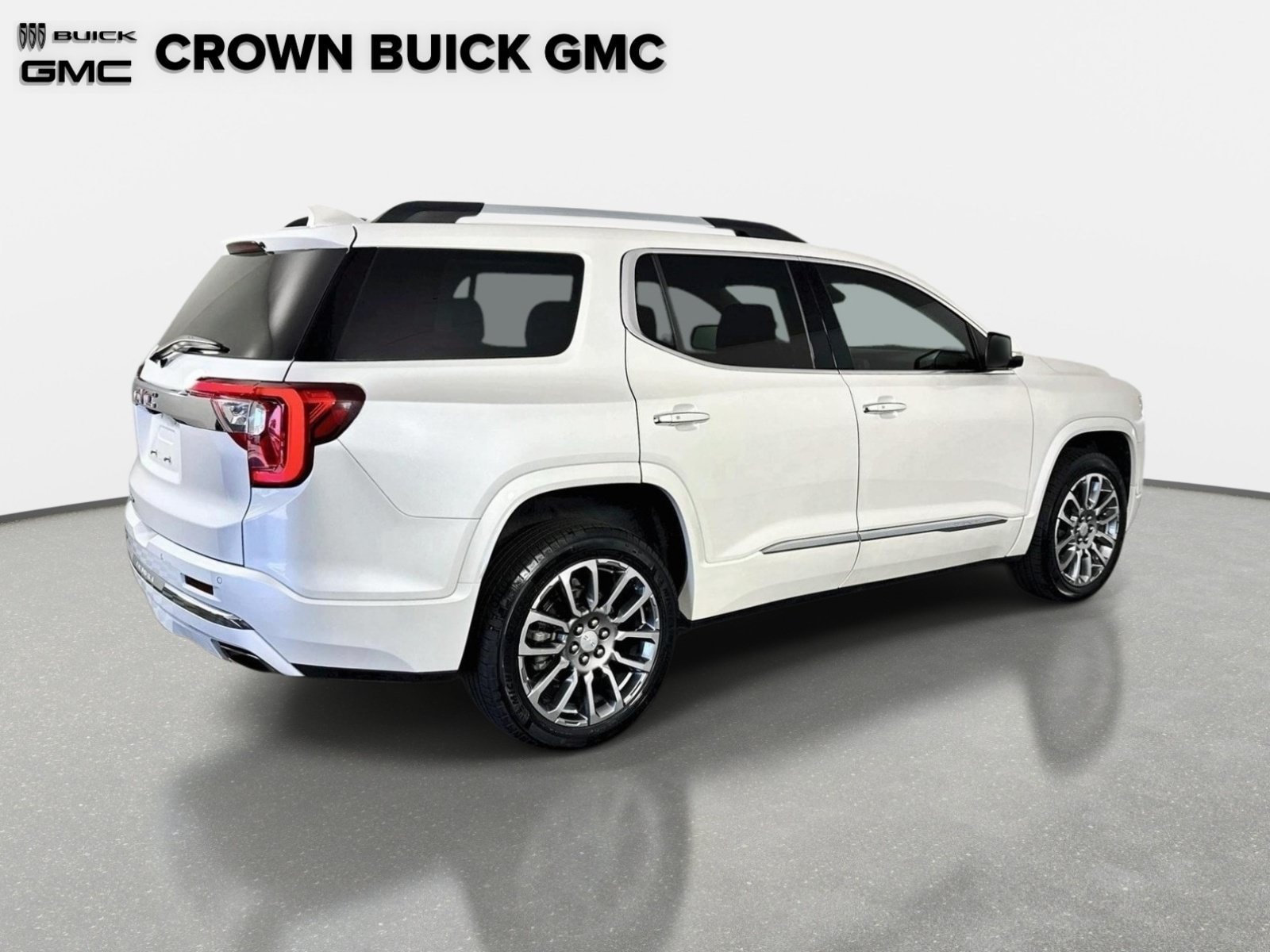 Certified 2023 GMC Acadia Denali w/ Denali Ultimate Package FWD image 5