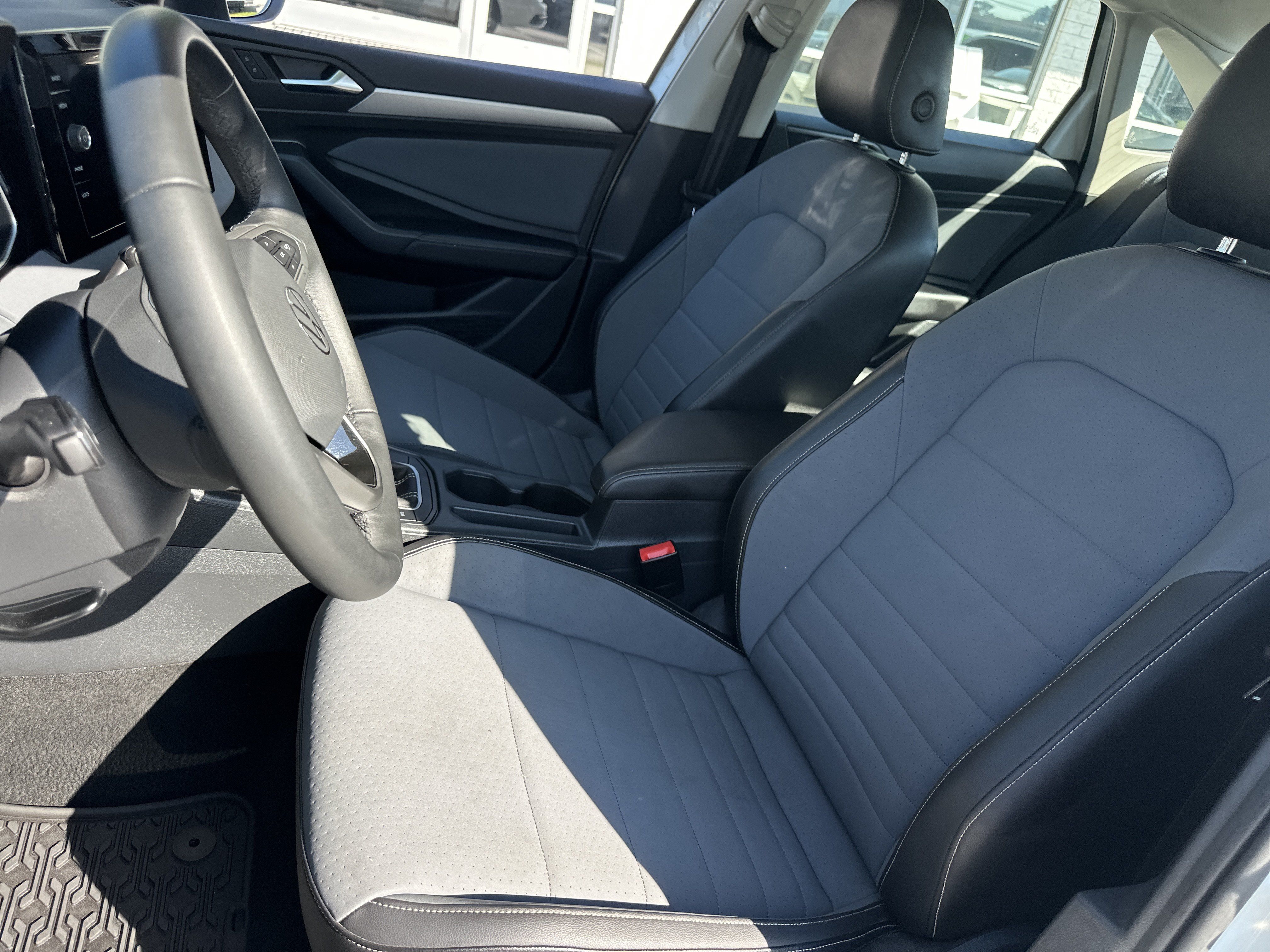 Used 2026 Volkswagen Jetta SE FWD image 11