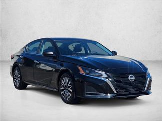 Used 2024 Nissan Altima 2.5 SV FWD video 3