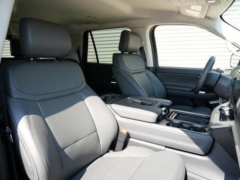 New 2026 Ford Expedition Active AWD/4WD image 18