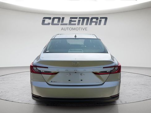 Used 2025 Toyota Camry LE FWD image 5