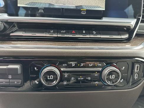 Used 2025 Chevrolet Silverado 2500 LT w/ Convenience Package image 30