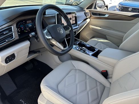 New 2026 Volkswagen Atlas SE FWD image 16