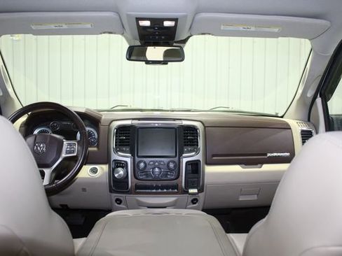 Used 2017 RAM 1500 Laramie RWD image 20