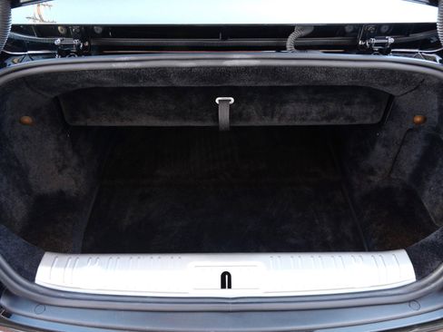 Used 2017 Rolls-Royce Dawn image 23