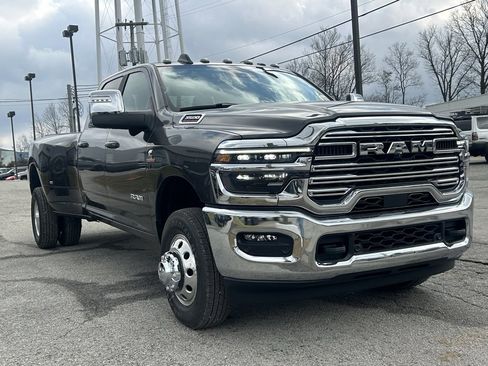 New 2026 RAM 3500 Laramie w/ Towing Technology Group image 4