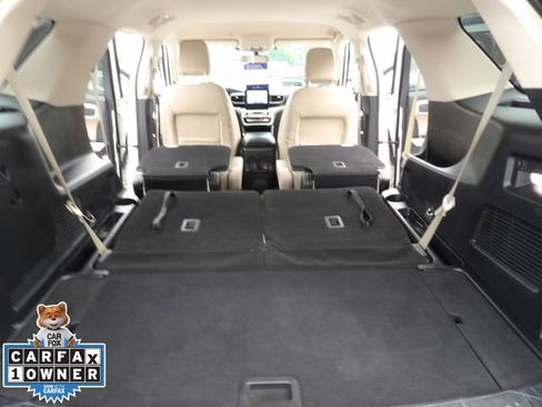 Certified 2022 Ford Explorer XLT w/ Equipment Group 202A RWD image 34