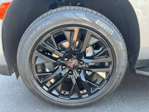 Used 2021 GMC Yukon SLT w/ SLT Premium Package image 11