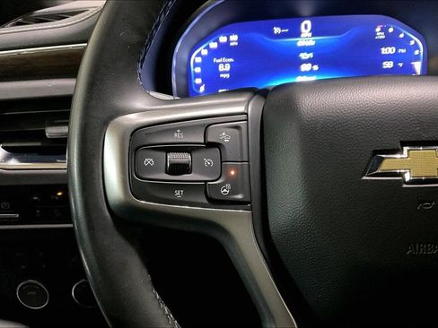 Used 2023 Chevrolet Suburban Premier image 17