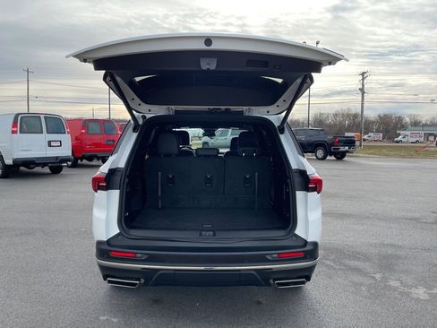 Used 2025 Buick Enclave Preferred image 7