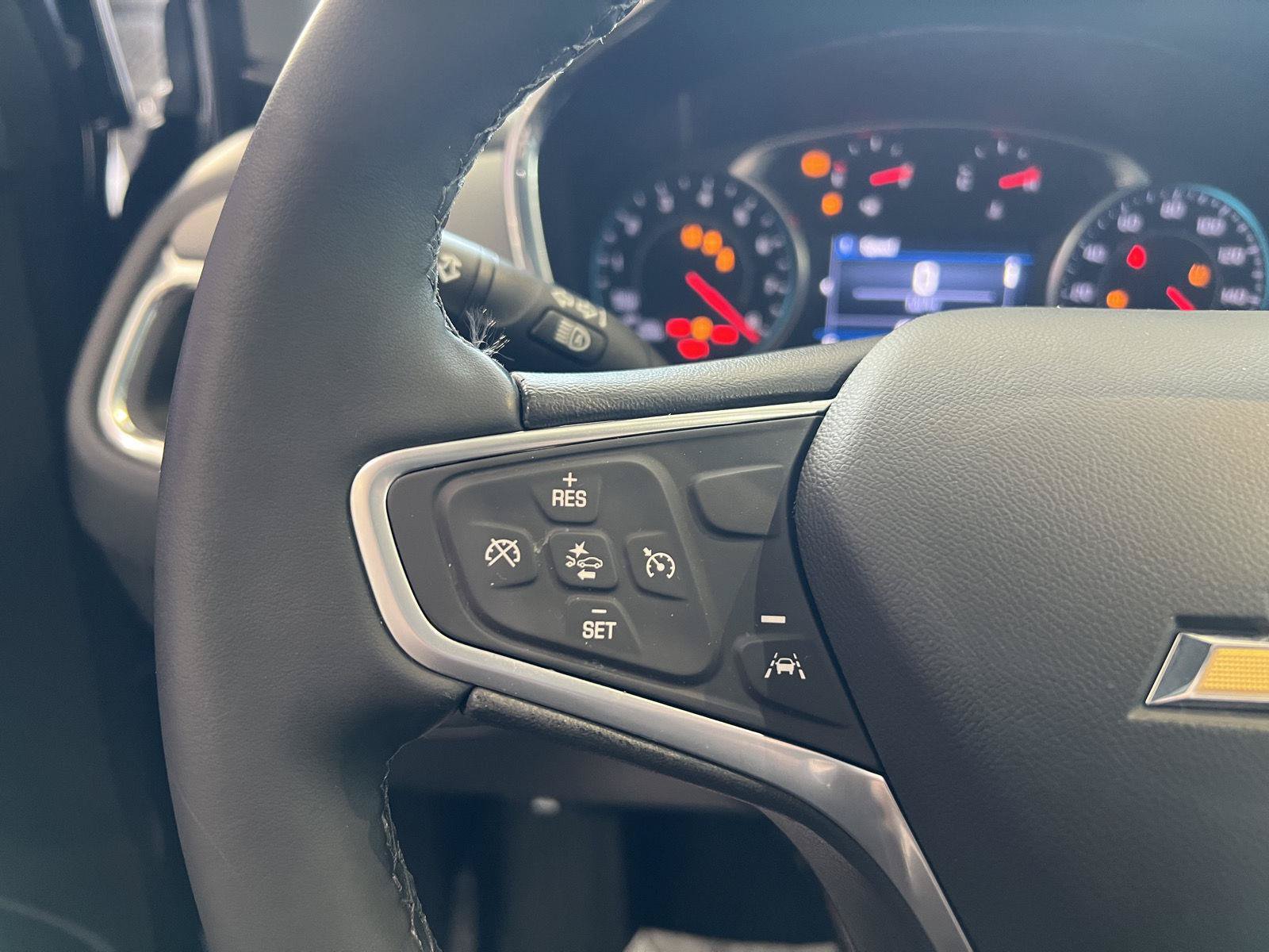 Used 2023 Chevrolet Equinox LT AWD/4WD image 37